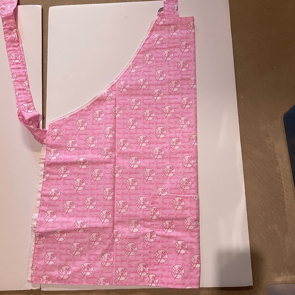 New York Yankees Pink Pattern Barbeque kitchen Apron